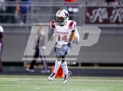 Thumbnail 1 in Palestine vs. Life Waxahachie (UIL 4A Division 1 Region 3 Bi-District) photogallery.