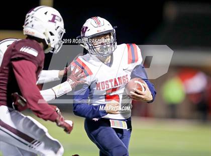 Thumbnail 1 in Palestine vs. Life Waxahachie (UIL 4A Division 1 Region 3 Bi-District) photogallery.