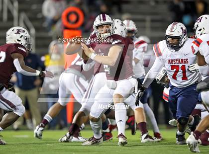 Thumbnail 2 in Palestine vs. Life Waxahachie (UIL 4A Division 1 Region 3 Bi-District) photogallery.