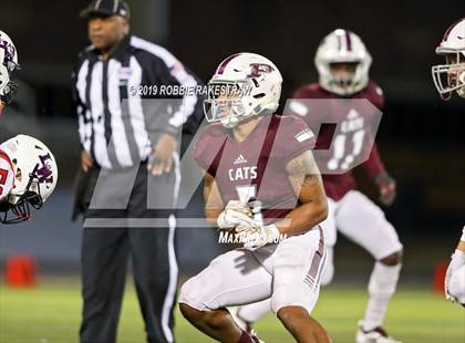 Thumbnail 1 in Palestine vs. Life Waxahachie (UIL 4A Division 1 Region 3 Bi-District) photogallery.