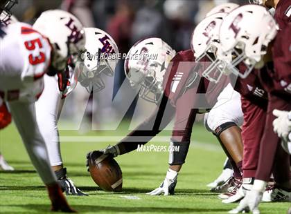 Thumbnail 3 in Palestine vs. Life Waxahachie (UIL 4A Division 1 Region 3 Bi-District) photogallery.