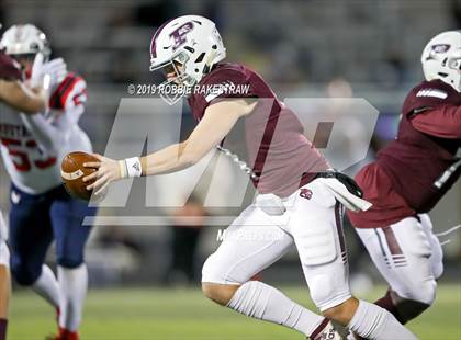 Thumbnail 1 in Palestine vs. Life Waxahachie (UIL 4A Division 1 Region 3 Bi-District) photogallery.