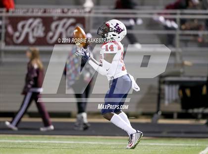 Thumbnail 2 in Palestine vs. Life Waxahachie (UIL 4A Division 1 Region 3 Bi-District) photogallery.