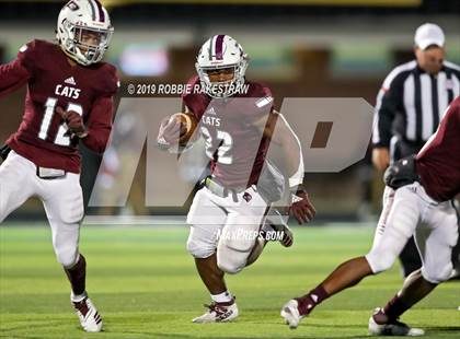 Thumbnail 2 in Palestine vs. Life Waxahachie (UIL 4A Division 1 Region 3 Bi-District) photogallery.