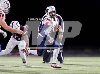 Thumbnail 1 in Palestine vs. Life Waxahachie (UIL 4A Division 1 Region 3 Bi-District) photogallery.