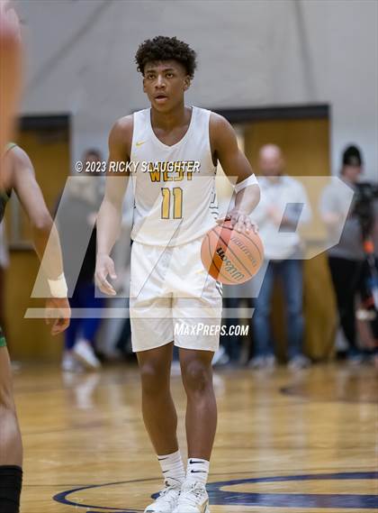 Thumbnail 1 in Cathedral vs. Joliet West (Bank of O'Fallon Shootout) photogallery.