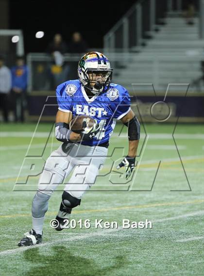 Thumbnail 1 in Ventura County East vs. West All-Star Game photogallery.