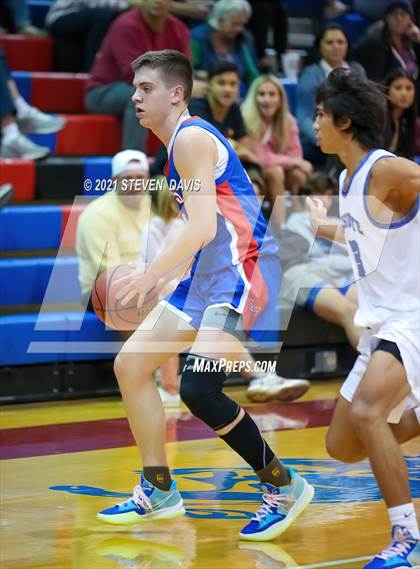 Thumbnail 2 in Mesquite vs. Mountain View photogallery.