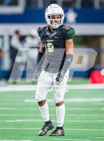 Thumbnail 3 in Carroll vs. DeSoto (UIL 6A DI Area Playoff) photogallery.