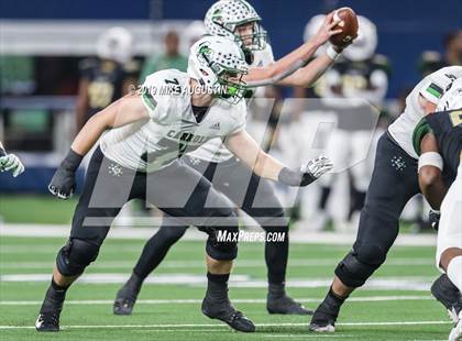 Thumbnail 2 in Carroll vs. DeSoto (UIL 6A DI Area Playoff) photogallery.
