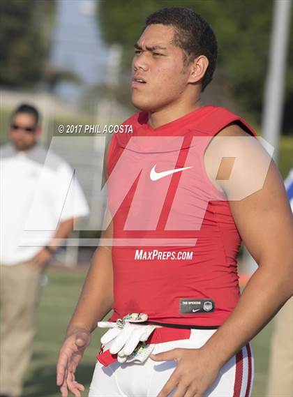 Thumbnail 1 in Bishop Amat vs Mater Dei photogallery.
