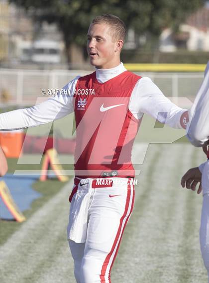 Thumbnail 1 in Bishop Amat vs Mater Dei photogallery.