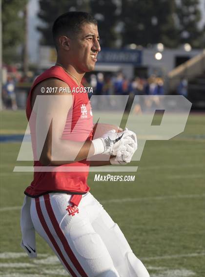 Thumbnail 3 in Bishop Amat vs Mater Dei photogallery.