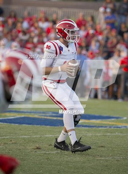Thumbnail 3 in Bishop Amat vs Mater Dei photogallery.