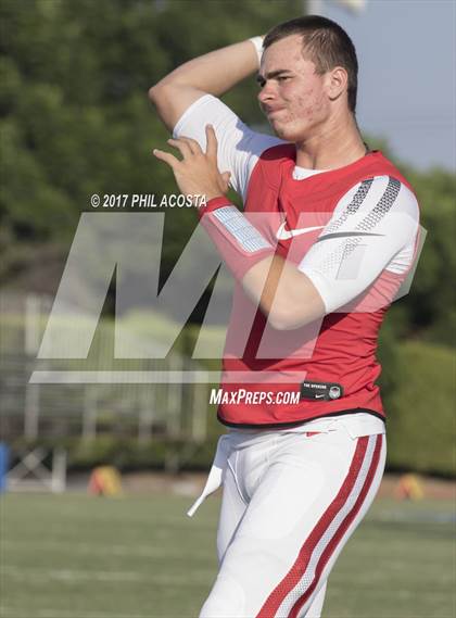 Thumbnail 3 in Bishop Amat vs Mater Dei photogallery.