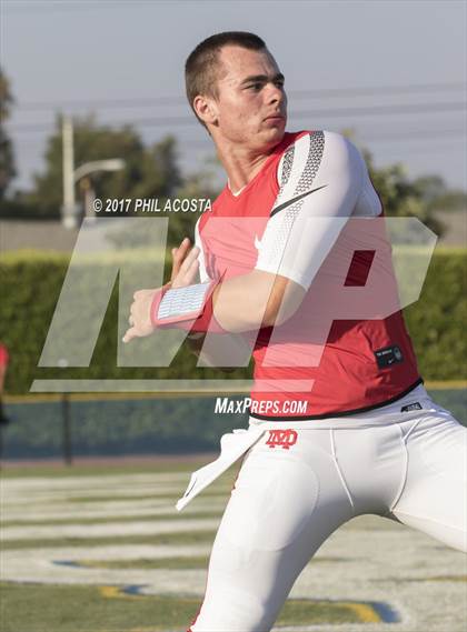 Thumbnail 3 in Bishop Amat vs Mater Dei photogallery.
