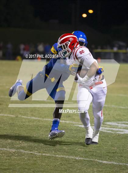Thumbnail 3 in Bishop Amat vs Mater Dei photogallery.