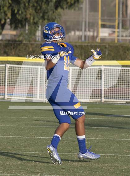 Thumbnail 2 in Bishop Amat vs Mater Dei photogallery.