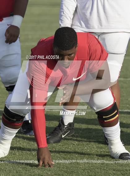 Thumbnail 1 in Bishop Amat vs Mater Dei photogallery.