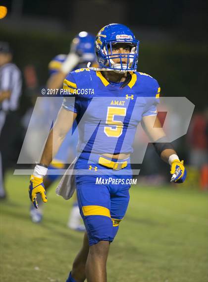Thumbnail 3 in Bishop Amat vs Mater Dei photogallery.