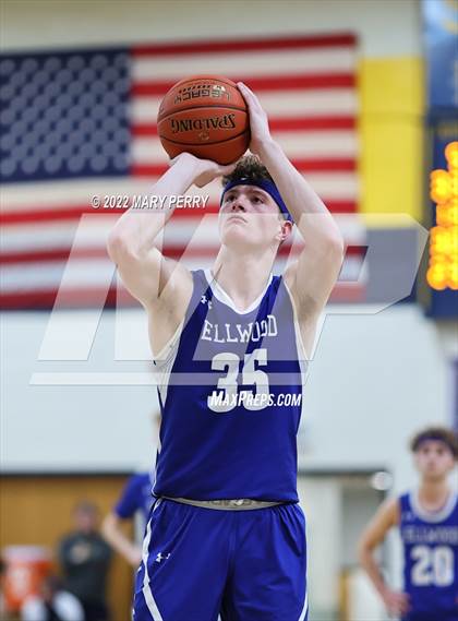 Thumbnail 2 in Lincoln @ Shenango photogallery.