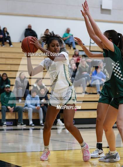 Thumbnail 1 in St. Patrick-St. Vincent vs. Sacred Heart Cathedral Preparatory (O'Dowd MLK Classic) photogallery.