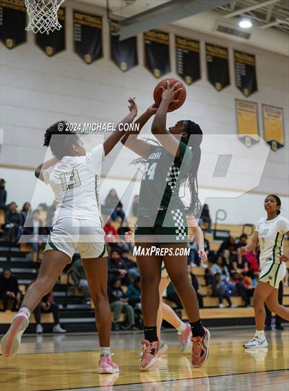 Thumbnail 2 in St. Patrick-St. Vincent vs. Sacred Heart Cathedral Preparatory (O'Dowd MLK Classic) photogallery.