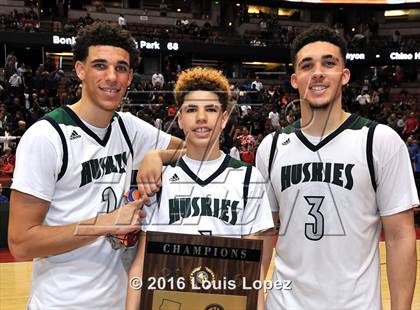 Thumbnail 3 in Chino Hills vs. Sierra Canyon (CIF SS Open Division Final) photogallery.