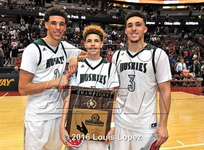Thumbnail 1 in Chino Hills vs. Sierra Canyon (CIF SS Open Division Final) photogallery.