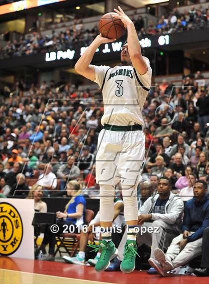 Thumbnail 1 in Chino Hills vs. Sierra Canyon (CIF SS Open Division Final) photogallery.