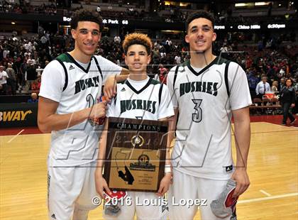 Thumbnail 2 in Chino Hills vs. Sierra Canyon (CIF SS Open Division Final) photogallery.
