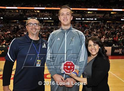 Thumbnail 2 in Chino Hills vs. Sierra Canyon (CIF SS Open Division Final) photogallery.