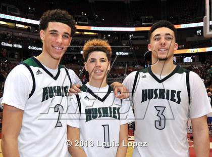 Thumbnail 1 in Chino Hills vs. Sierra Canyon (CIF SS Open Division Final) photogallery.
