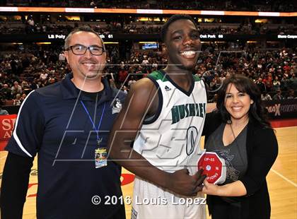 Thumbnail 1 in Chino Hills vs. Sierra Canyon (CIF SS Open Division Final) photogallery.