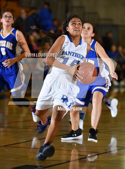 Thumbnail 2 in Charter Oak @ Diamond Ranch photogallery.
