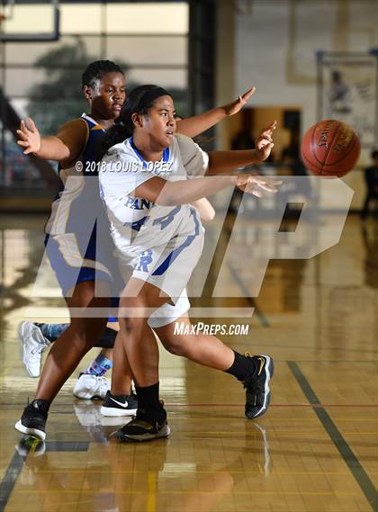 Thumbnail 3 in Charter Oak @ Diamond Ranch photogallery.