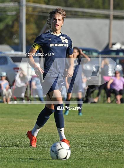 Thumbnail 3 in Maloney vs Newington (CIAC Class LL First Round) photogallery.