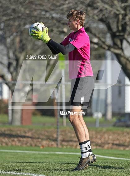 Thumbnail 3 in Maloney vs Newington (CIAC Class LL First Round) photogallery.