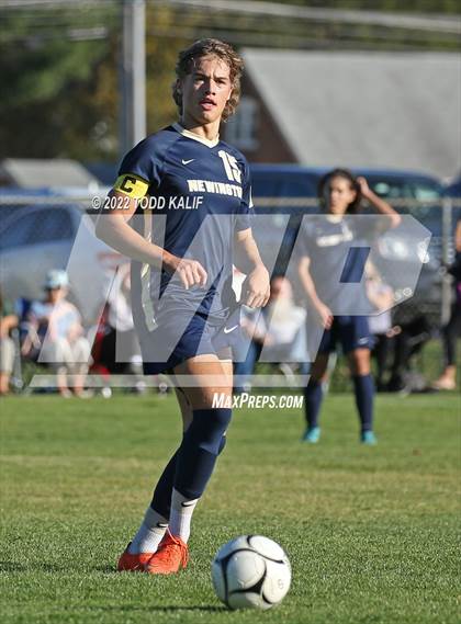Thumbnail 2 in Maloney vs Newington (CIAC Class LL First Round) photogallery.