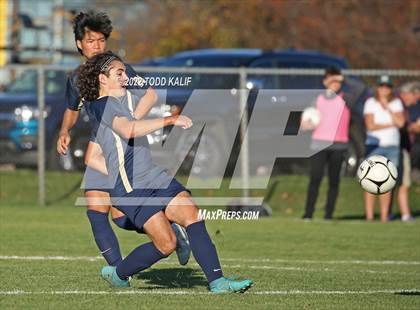 Thumbnail 3 in Maloney vs Newington (CIAC Class LL First Round) photogallery.