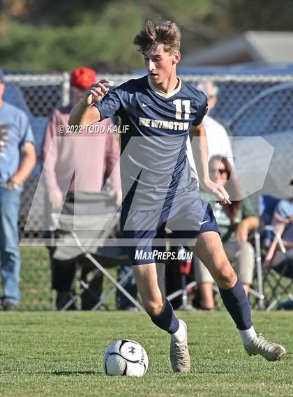 Thumbnail 3 in Maloney vs Newington (CIAC Class LL First Round) photogallery.