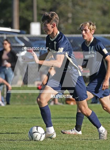 Thumbnail 2 in Maloney vs Newington (CIAC Class LL First Round) photogallery.