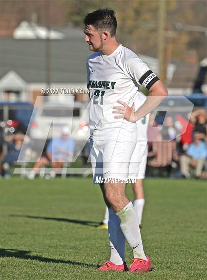 Thumbnail 3 in Maloney vs Newington (CIAC Class LL First Round) photogallery.