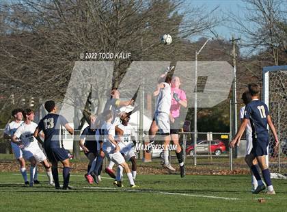 Thumbnail 3 in Maloney vs Newington (CIAC Class LL First Round) photogallery.