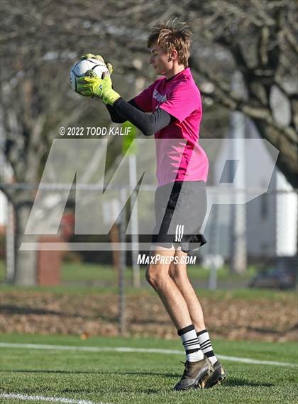 Thumbnail 1 in Maloney vs Newington (CIAC Class LL First Round) photogallery.