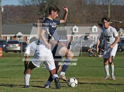 Thumbnail 3 in Maloney vs Newington (CIAC Class LL First Round) photogallery.