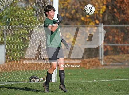 Thumbnail 3 in Maloney vs Newington (CIAC Class LL First Round) photogallery.