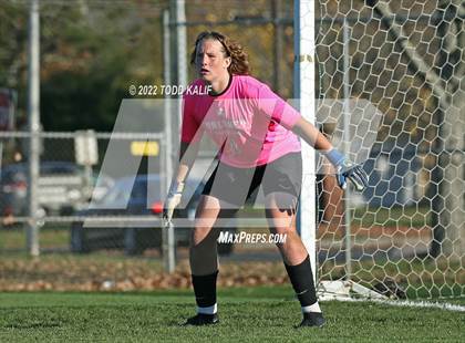 Thumbnail 3 in Maloney vs Newington (CIAC Class LL First Round) photogallery.