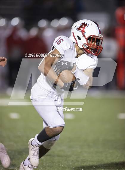 Thumbnail 2 in Arrowhead vs Muskego (WIAA Round 1 Playoff) photogallery.