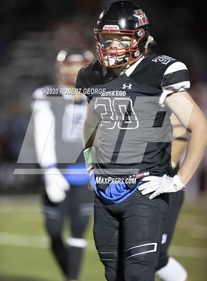 Thumbnail 1 in Arrowhead vs Muskego (WIAA Round 1 Playoff) photogallery.